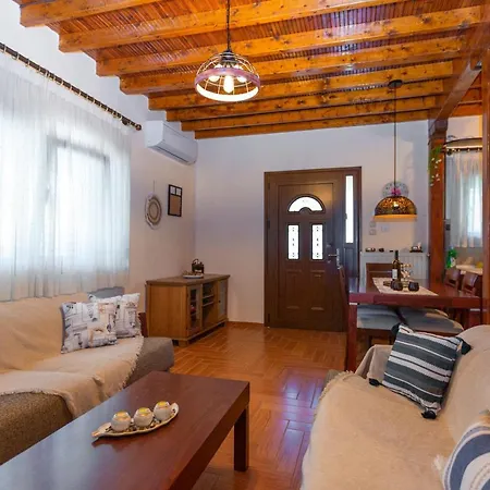 Familia House * Nea Kallikrateia